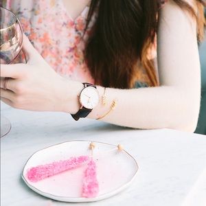 Daniel Wellington rose gold watch w/ leather band